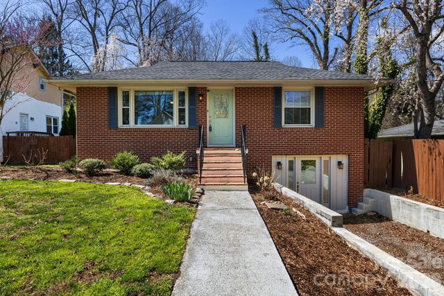 1733 Clairmont Drive, Hendersonville, NC 28791