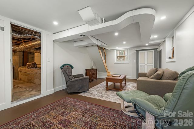 1733 Clairmont Drive, Hendersonville, NC 28791