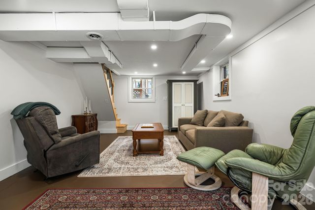 1733 Clairmont Drive, Hendersonville, NC 28791