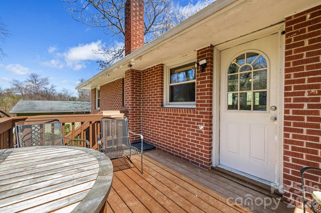 1733 Clairmont Drive, Hendersonville, NC 28791