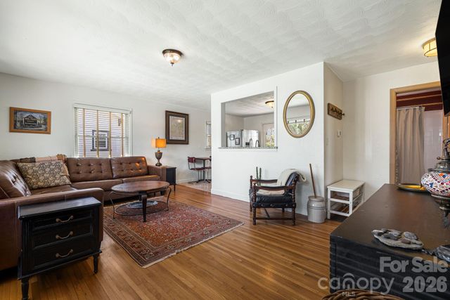 1733 Clairmont Drive, Hendersonville, NC 28791