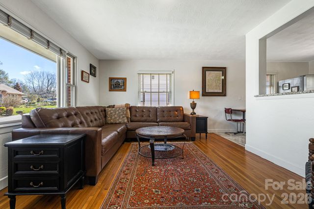 1733 Clairmont Drive, Hendersonville, NC 28791