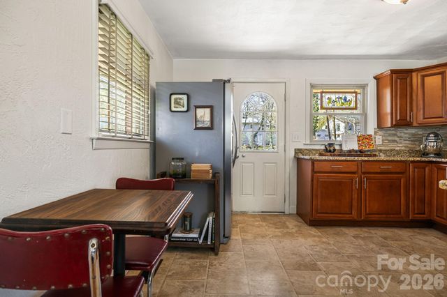 1733 Clairmont Drive, Hendersonville, NC 28791