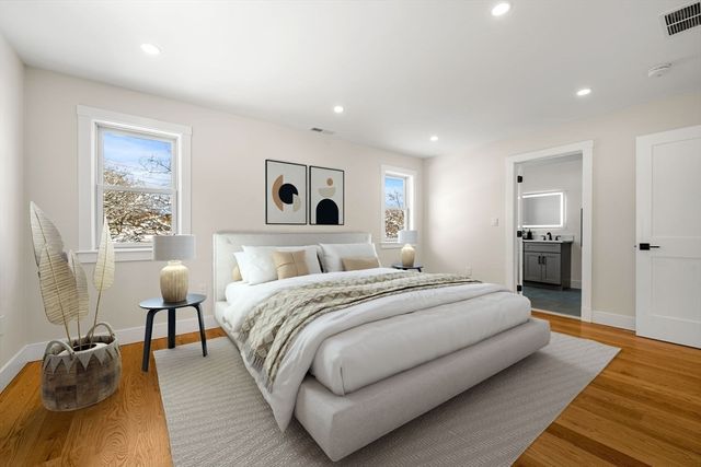 37 Neillian Way 37, Bedford, MA 01730