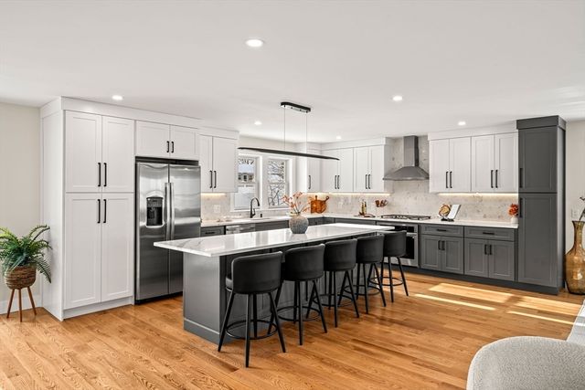 37 Neillian Way 37, Bedford, MA 01730