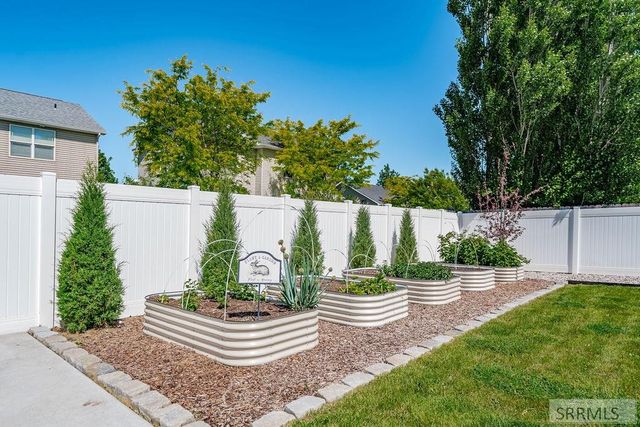 6060 Malory Drive, Idaho Falls, ID 83402