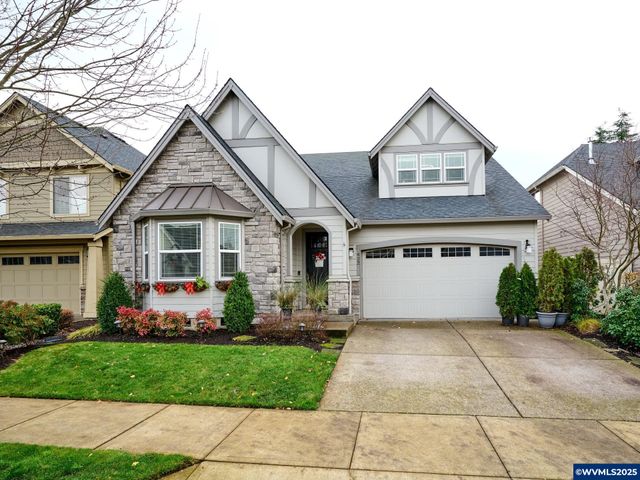 422 TURNBERRY Av, Woodburn, OR 97071