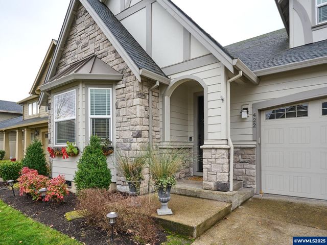 422 TURNBERRY Av, Woodburn, OR 97071