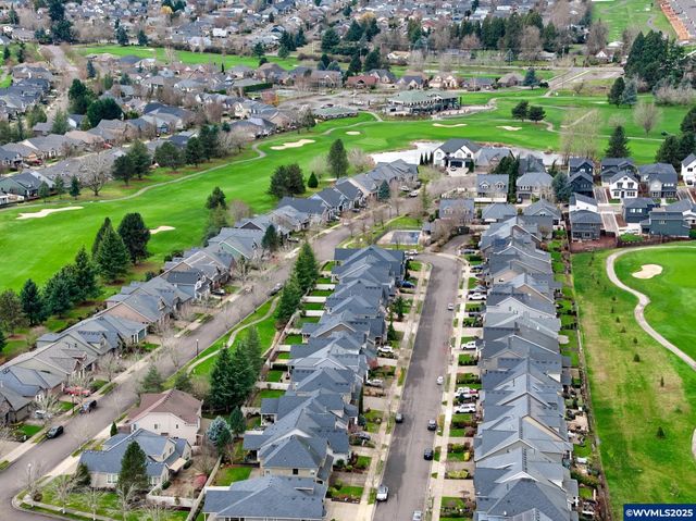 422 TURNBERRY Av, Woodburn, OR 97071