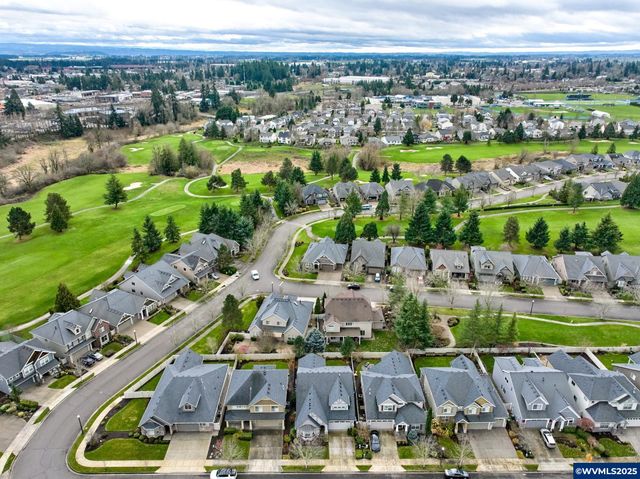 422 TURNBERRY Av, Woodburn, OR 97071