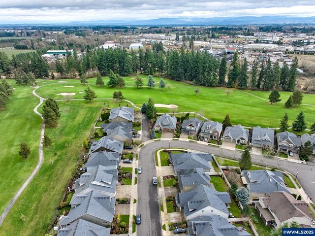 422 TURNBERRY Av, Woodburn, OR 97071