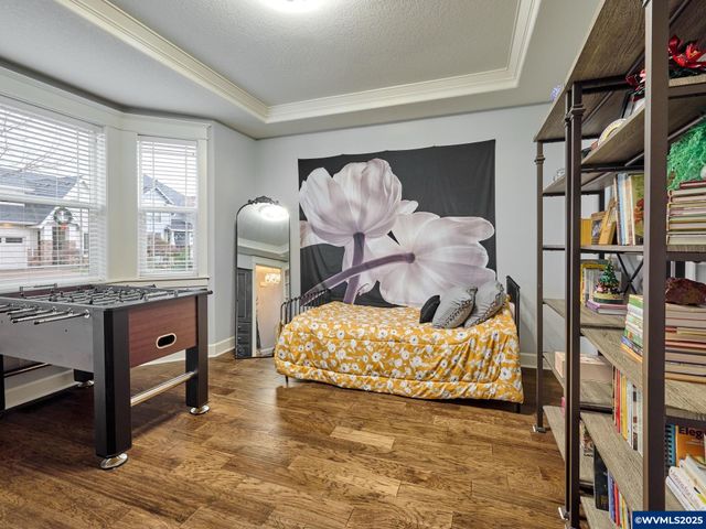 422 TURNBERRY Av, Woodburn, OR 97071