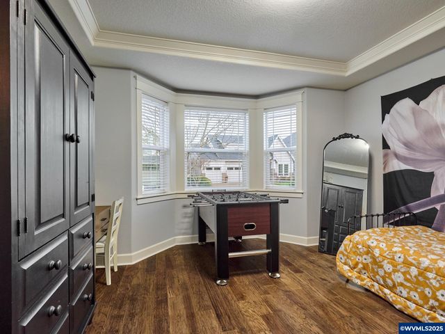 422 TURNBERRY Av, Woodburn, OR 97071