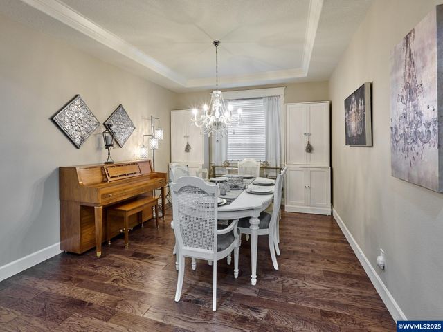 422 TURNBERRY Av, Woodburn, OR 97071