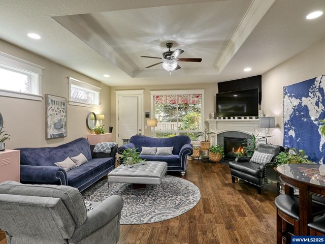 422 TURNBERRY Av, Woodburn, OR 97071