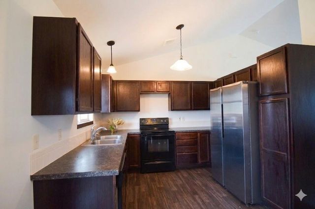 2210 E 26th St N, Wichita, KS 67219