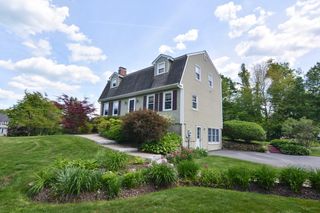 6 Thayer Rd, Medway, MA 02053