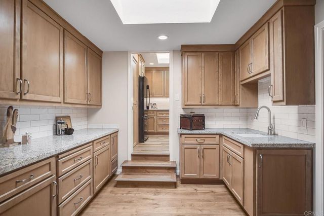 2211 Winterwarm Dr, Fallbrook, CA 92028