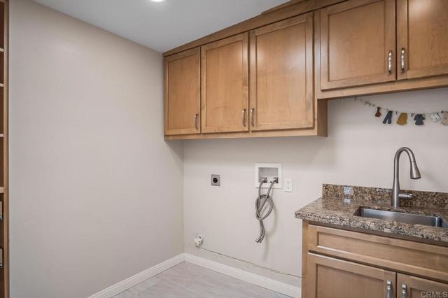 2211 Winterwarm Dr, Fallbrook, CA 92028