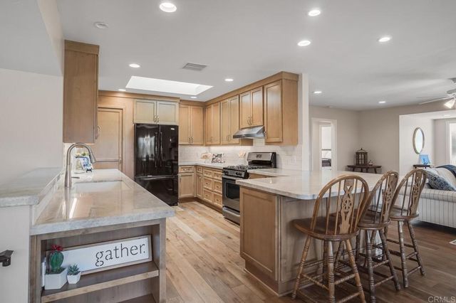 2211 Winterwarm Dr, Fallbrook, CA 92028