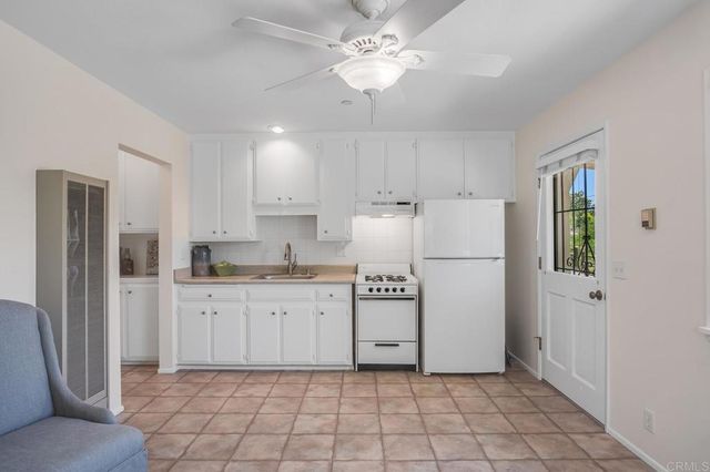 2211 Winterwarm Dr, Fallbrook, CA 92028