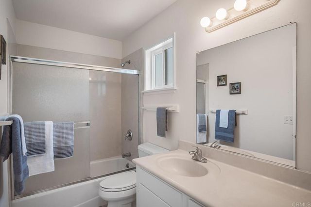 2211 Winterwarm Dr, Fallbrook, CA 92028