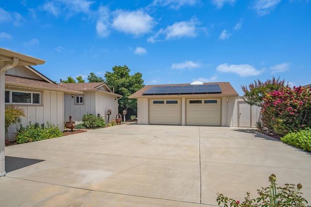 2211 Winterwarm Dr, Fallbrook, CA 92028