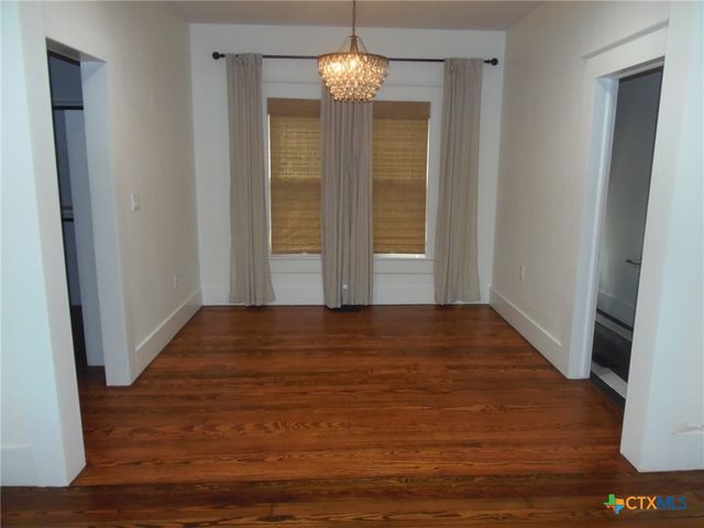 1042 SW Cross Street, New Braunfels, TX 78130