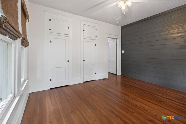 1042 SW Cross Street, New Braunfels, TX 78130