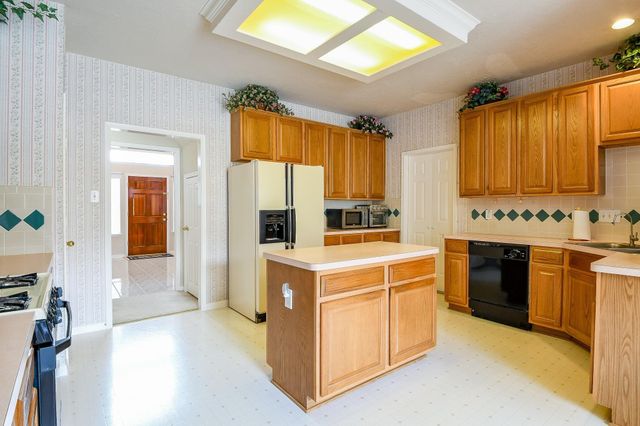 3222 Mossy Elm Court, Houston, TX 77059