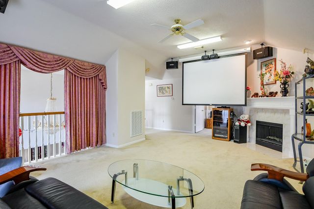 3222 Mossy Elm Court, Houston, TX 77059