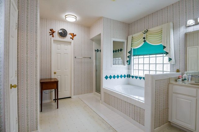 3222 Mossy Elm Court, Houston, TX 77059