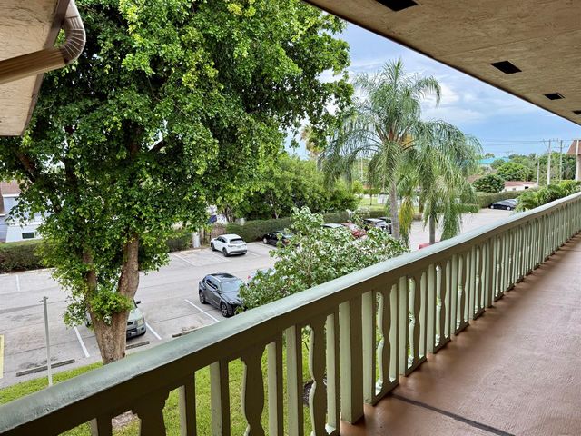 200 Village Green Circle E 310, Palm Springs, FL 33461
