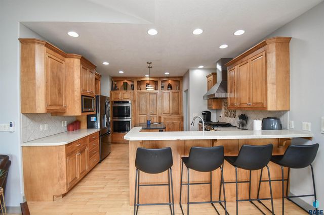 5716 S Prairie View Ct Court, Sioux Falls, SD 57108
