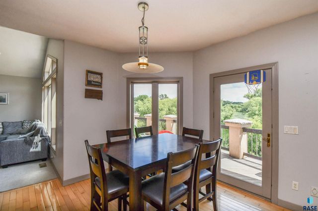 5716 S Prairie View Ct Court, Sioux Falls, SD 57108