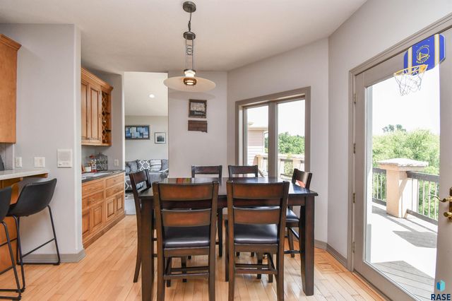 5716 S Prairie View Ct Court, Sioux Falls, SD 57108