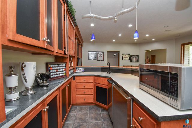 5716 S Prairie View Ct Court, Sioux Falls, SD 57108