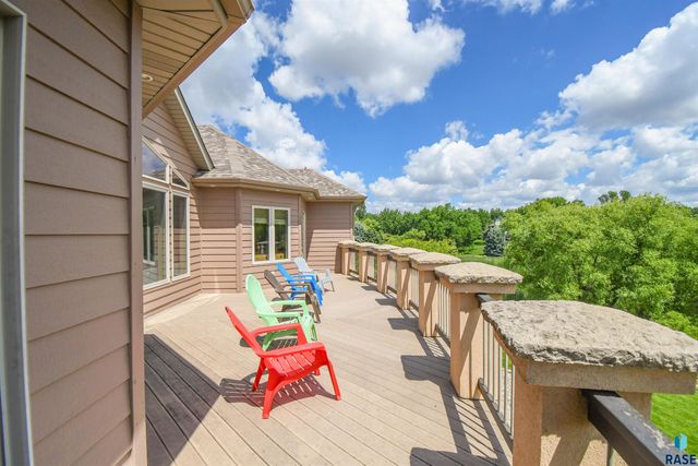 5716 S Prairie View Ct Court, Sioux Falls, SD 57108
