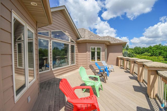 5716 S Prairie View Ct Court, Sioux Falls, SD 57108