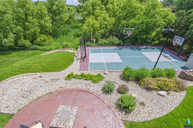 5716 S Prairie View Ct Court, Sioux Falls, SD 57108
