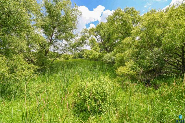 5716 S Prairie View Ct Court, Sioux Falls, SD 57108