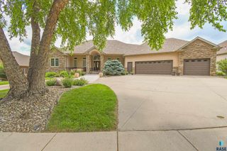 5716 S Prairie View Ct Court, Sioux Falls, SD 57108
