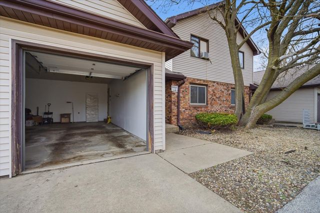 1600 Northbrook B9, Normal, IL 61761