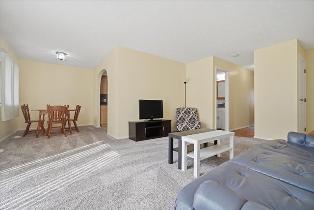 1600 Northbrook B9, Normal, IL 61761