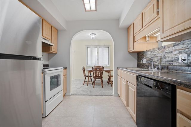 1600 Northbrook B9, Normal, IL 61761