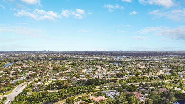 16131 Laurel Drive 33, Weston, FL 33326