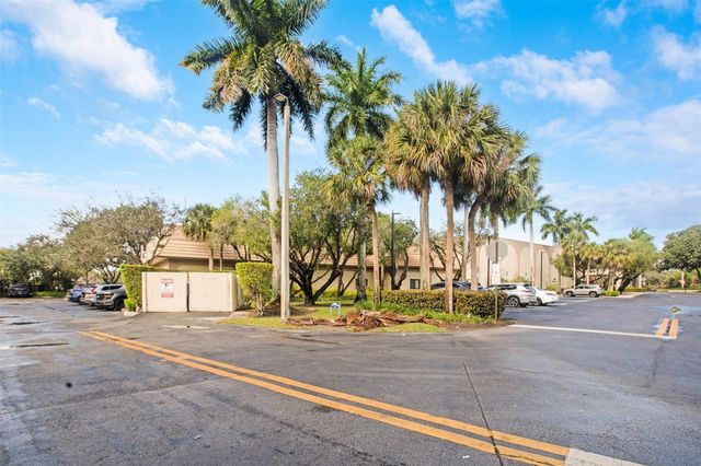 16131 Laurel Drive 33, Weston, FL 33326