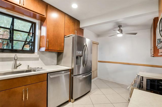 16131 Laurel Drive 33, Weston, FL 33326