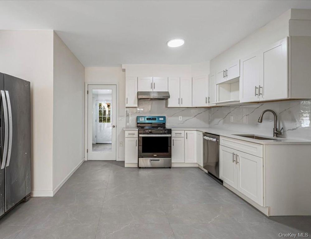 6134 Parsons Boulevard, Fresh Meadows, NY 11365 — photo 5