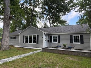 15 Zephyr Lane, Barrington, RI 02806